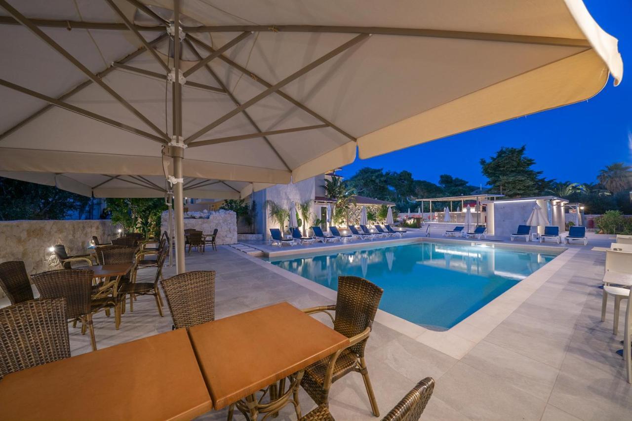 Makris Yialos Apartments Ласі Екстер'єр фото