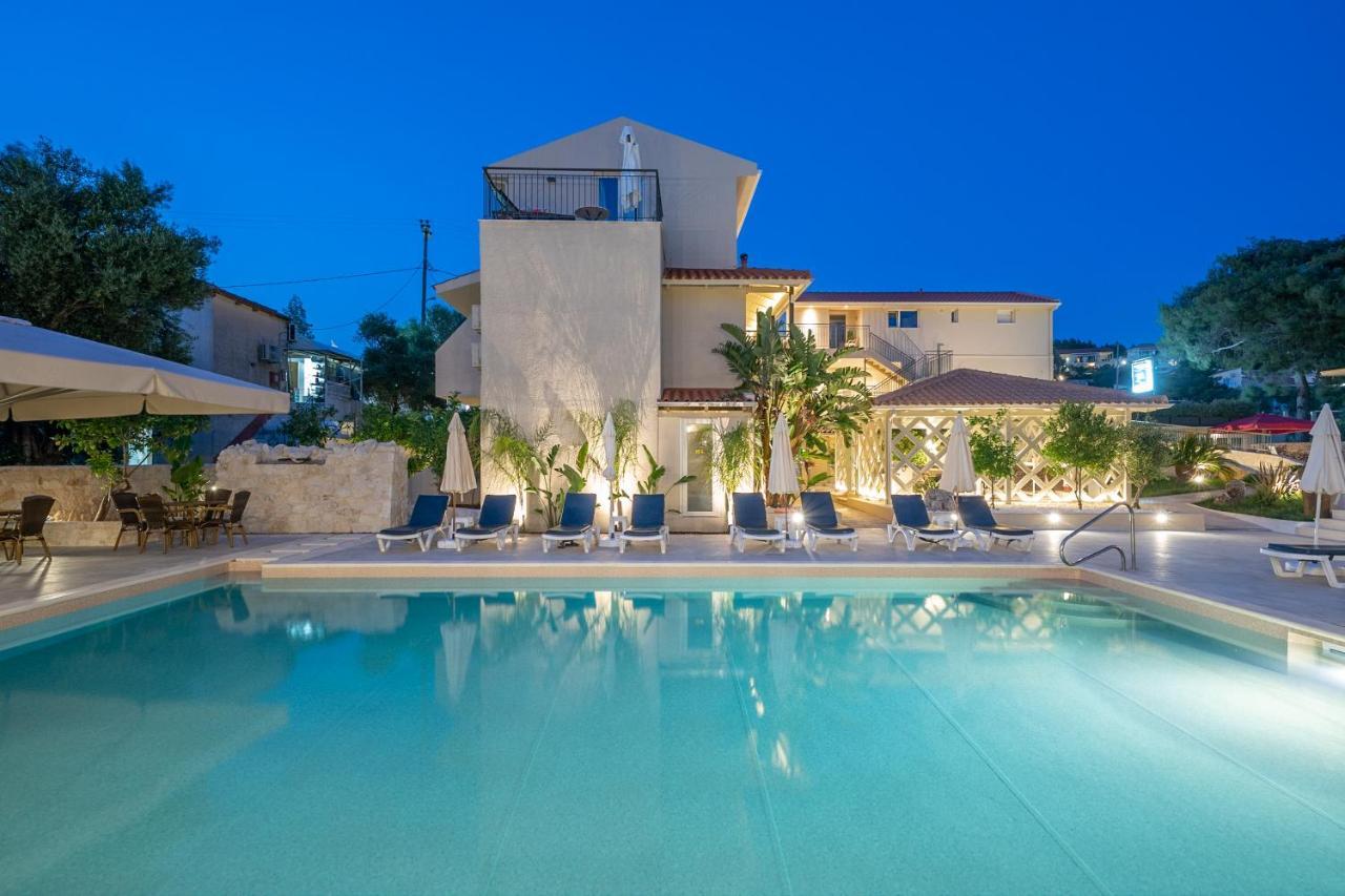 Makris Yialos Apartments Ласі Екстер'єр фото