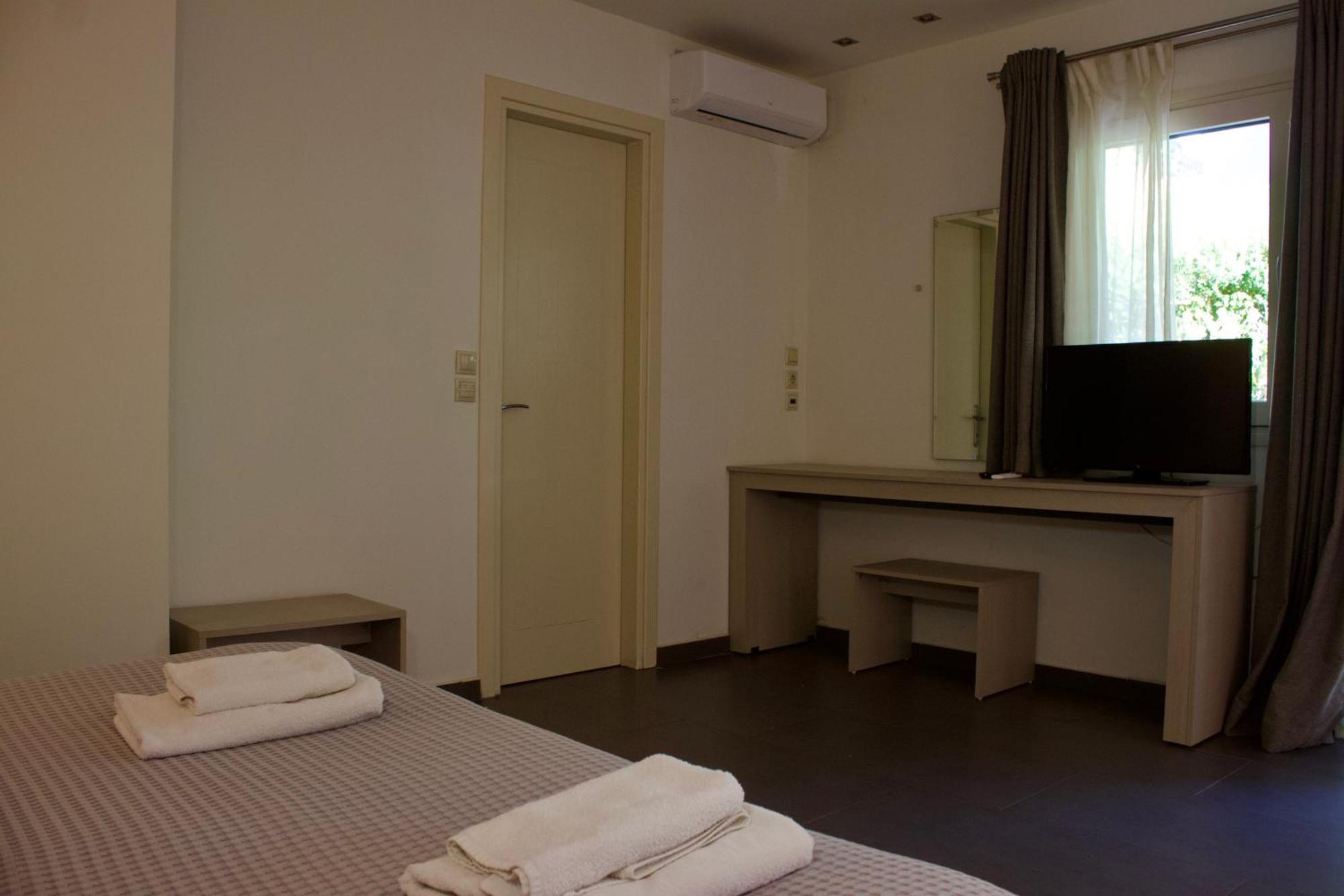 Makris Yialos Apartments Ласі Екстер'єр фото